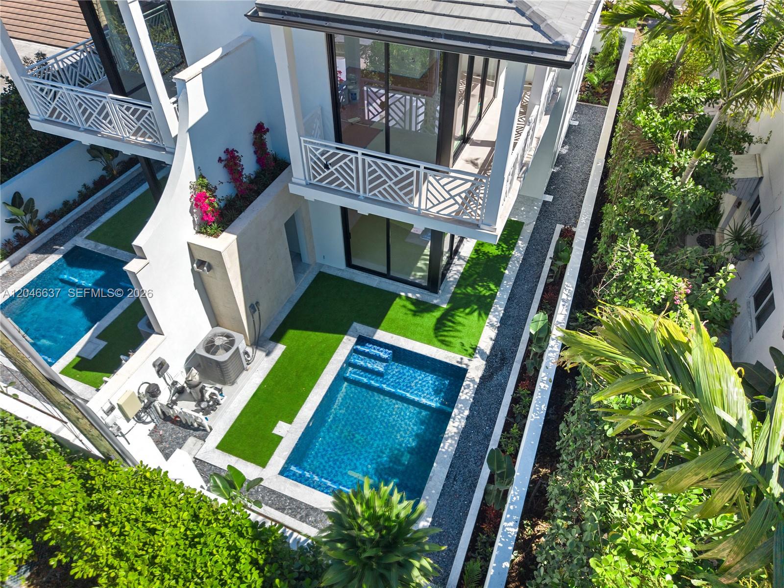 2712 S Le Jeune Road
