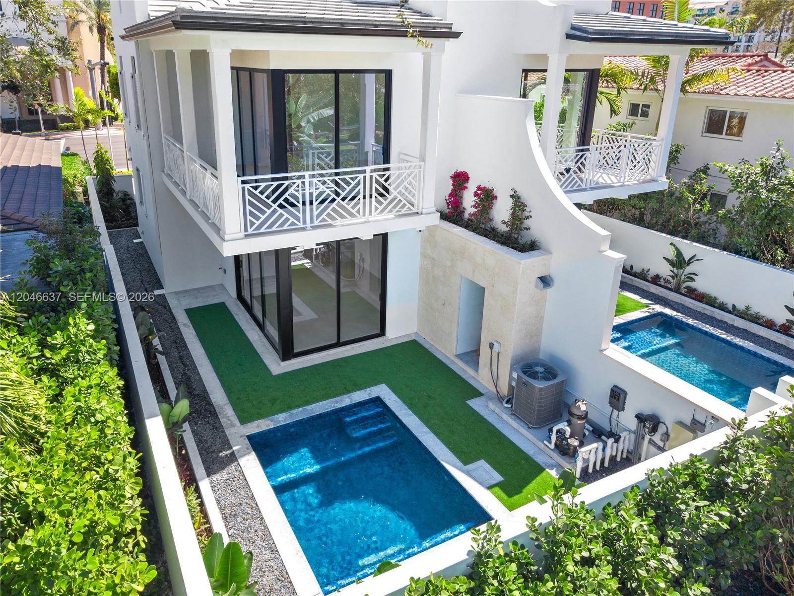 2712 S Le Jeune Road