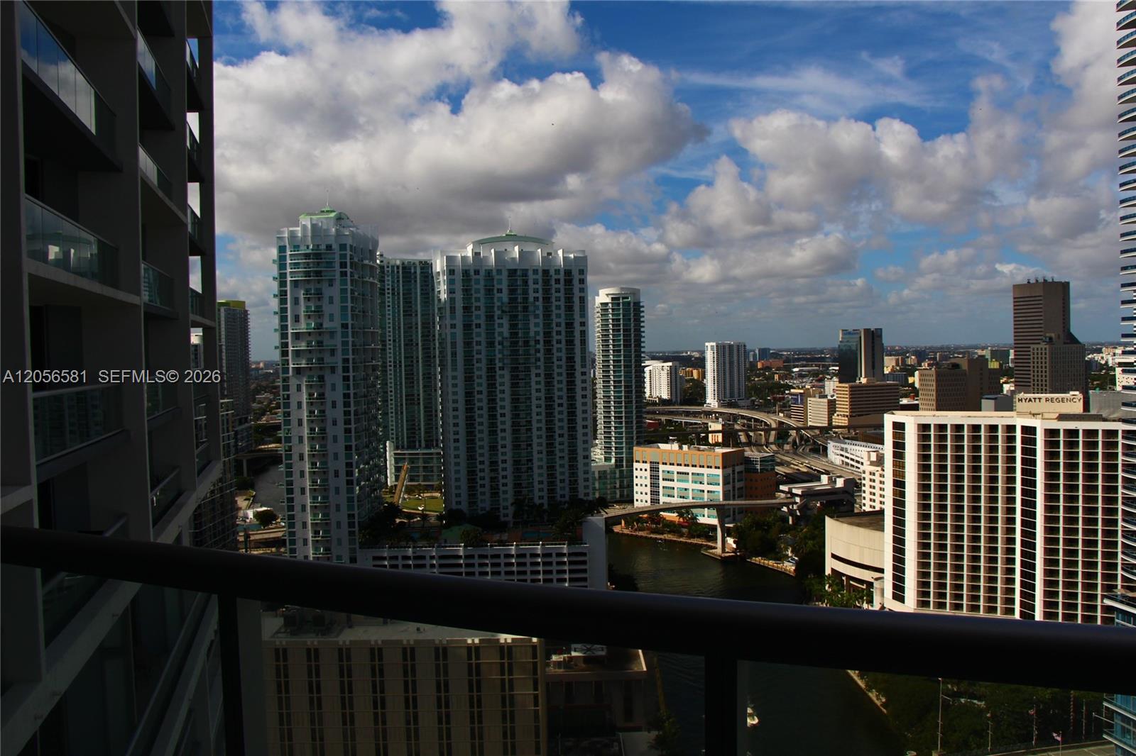465 BRICKELL AV # 3006