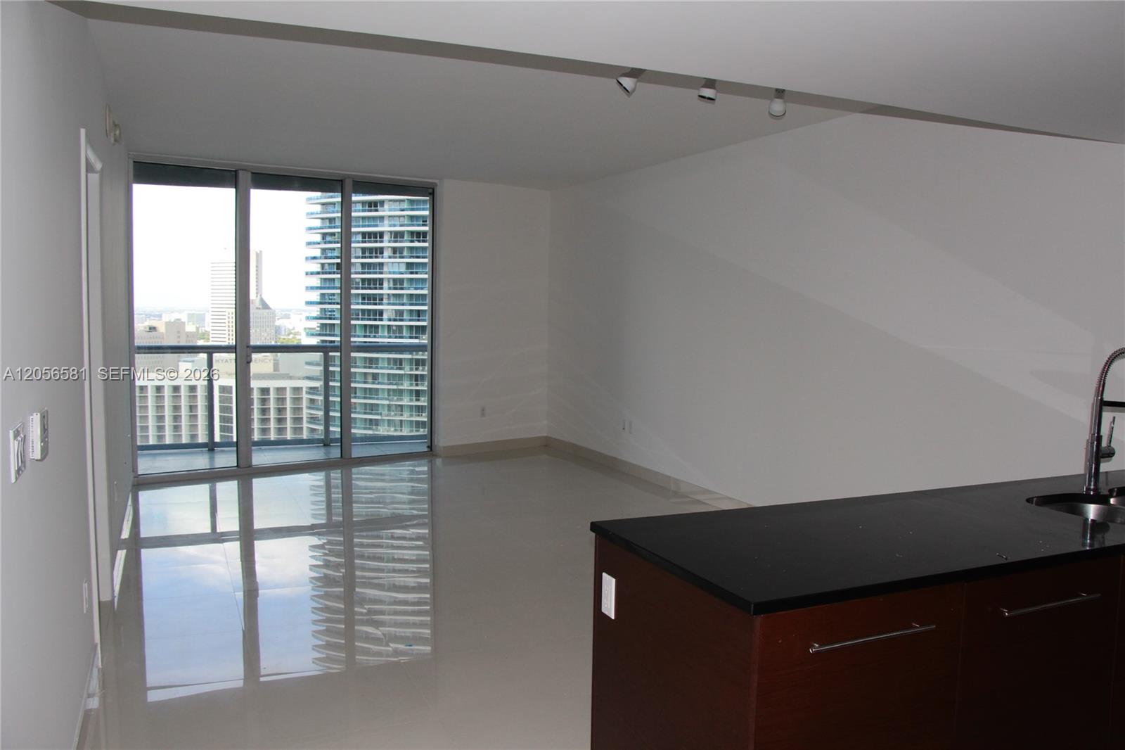 465 BRICKELL AV # 3006