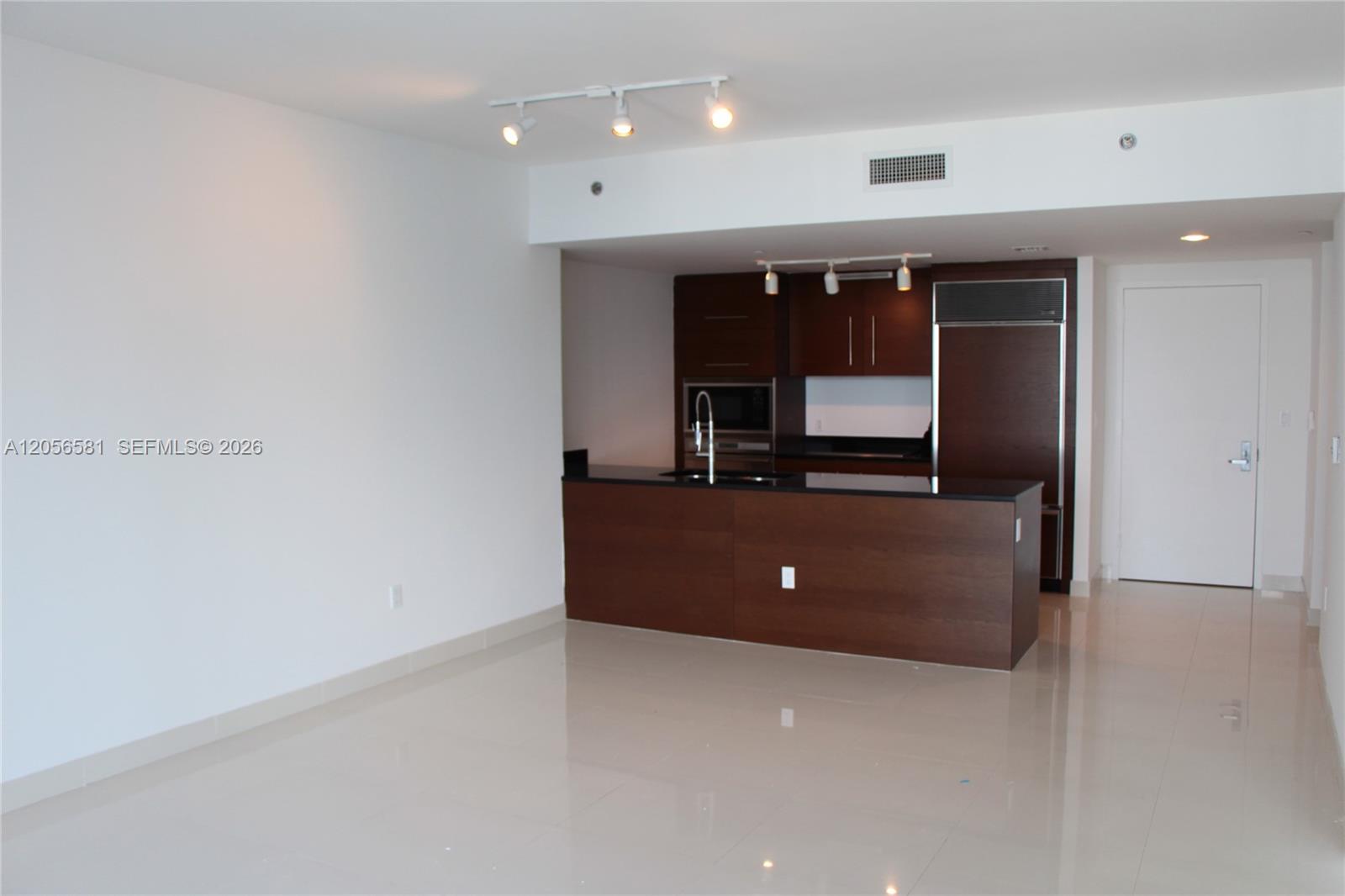 465 BRICKELL AV # 3006