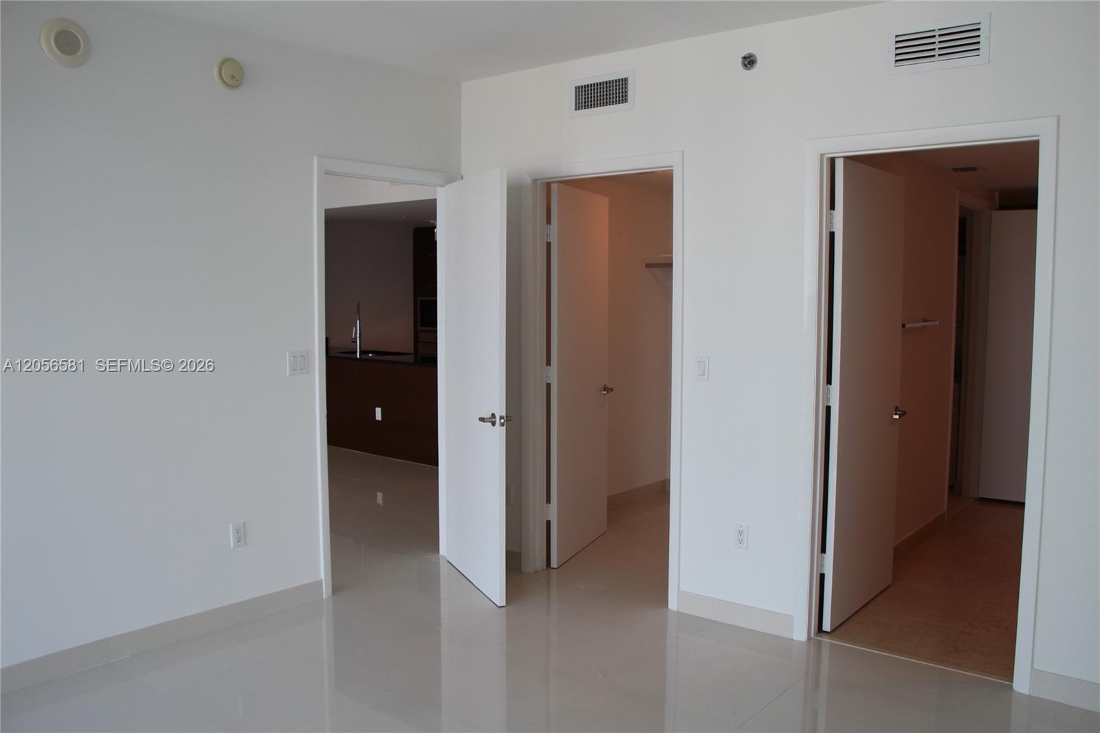 465 BRICKELL AV # 3006