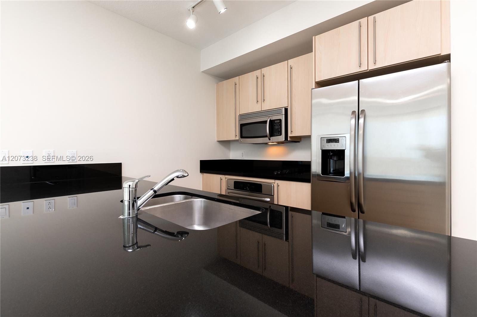79 SW 12th St Unit: 2602-S