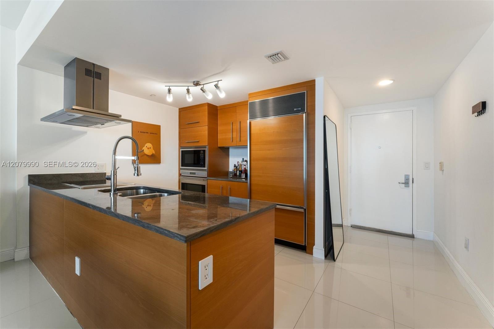 495 Brickell Ave # 4709