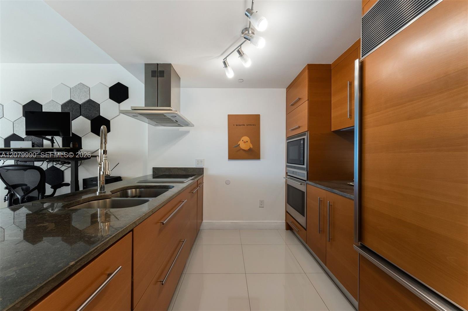 495 Brickell Ave # 4709