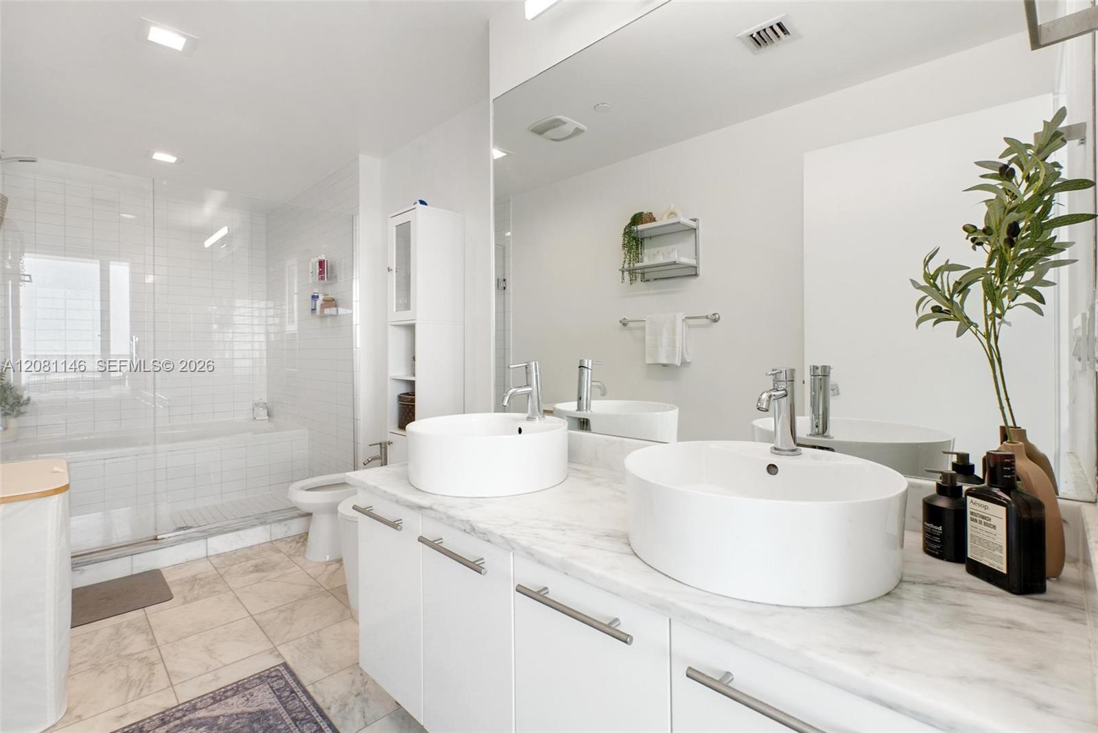 888 Biscayne Blvd # 2510