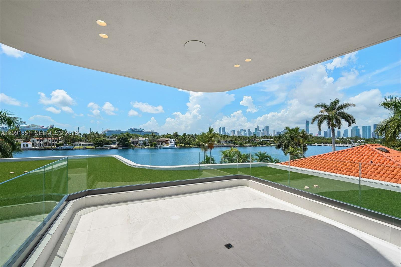 80 S Hibiscus Dr