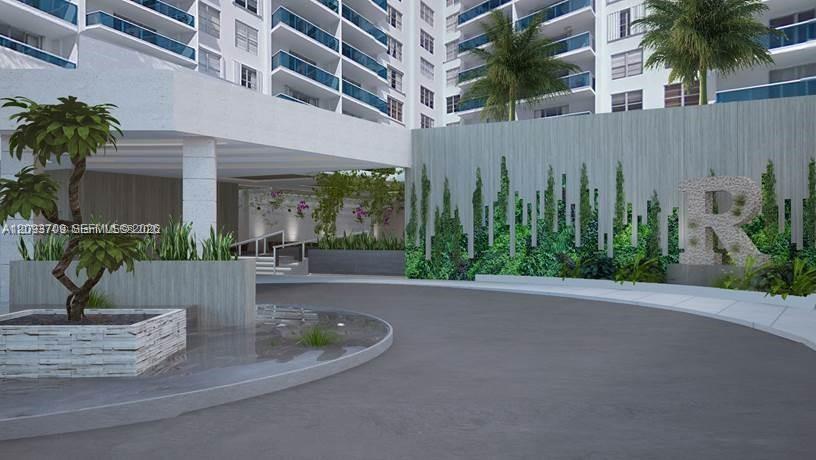 2301 Collins Ave # 342