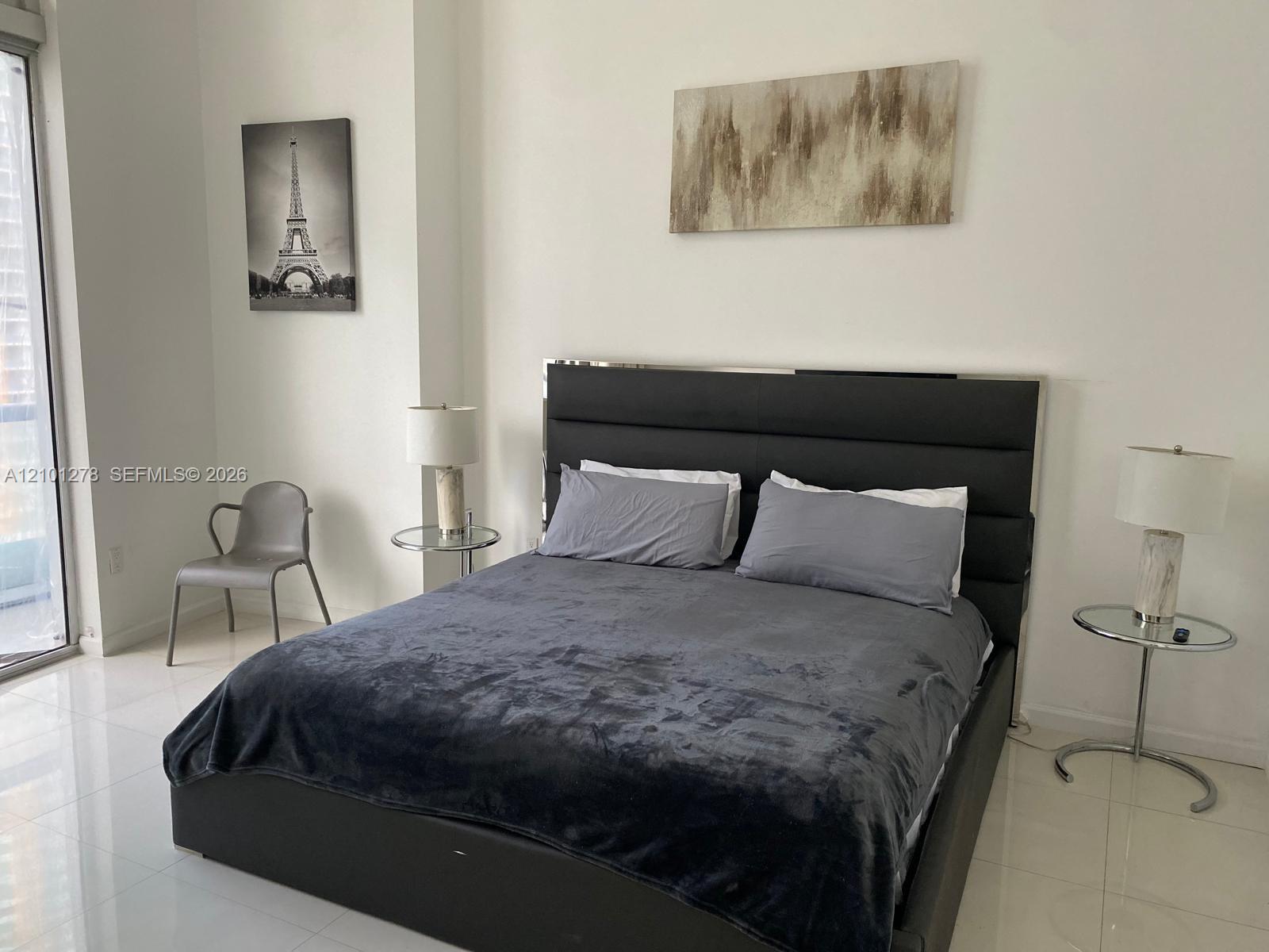 485 Brickell Ave # 2806