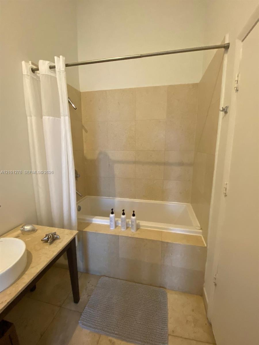 485 Brickell Ave # 2806