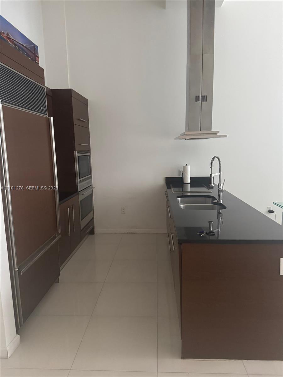 485 Brickell Ave # 2806