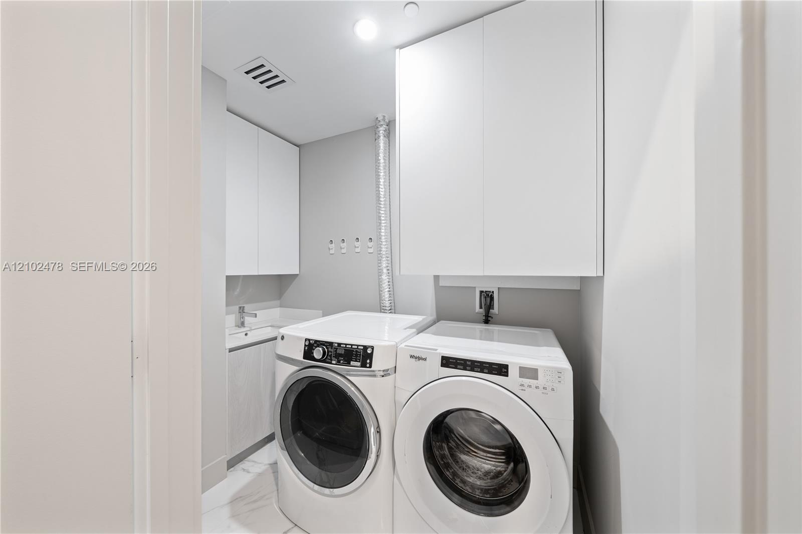 One Paraiso Penthouse 5201
