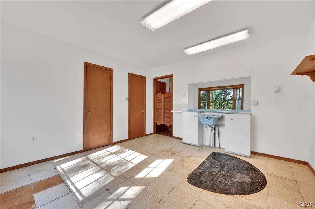 1041 Constitution Avenue