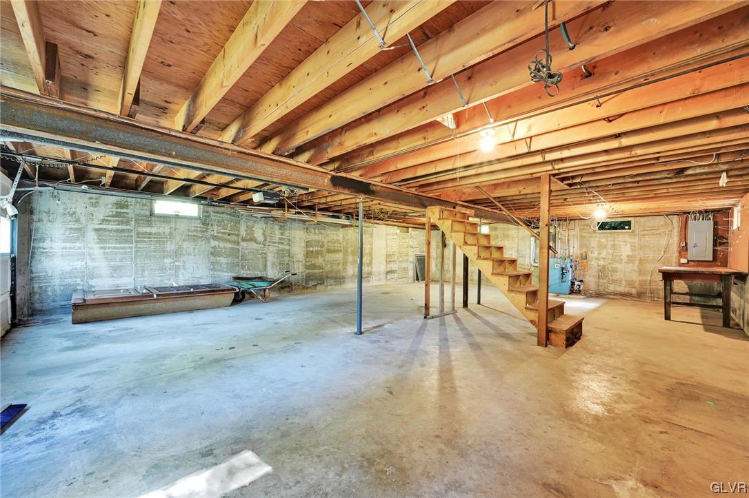 1041 Constitution Avenue