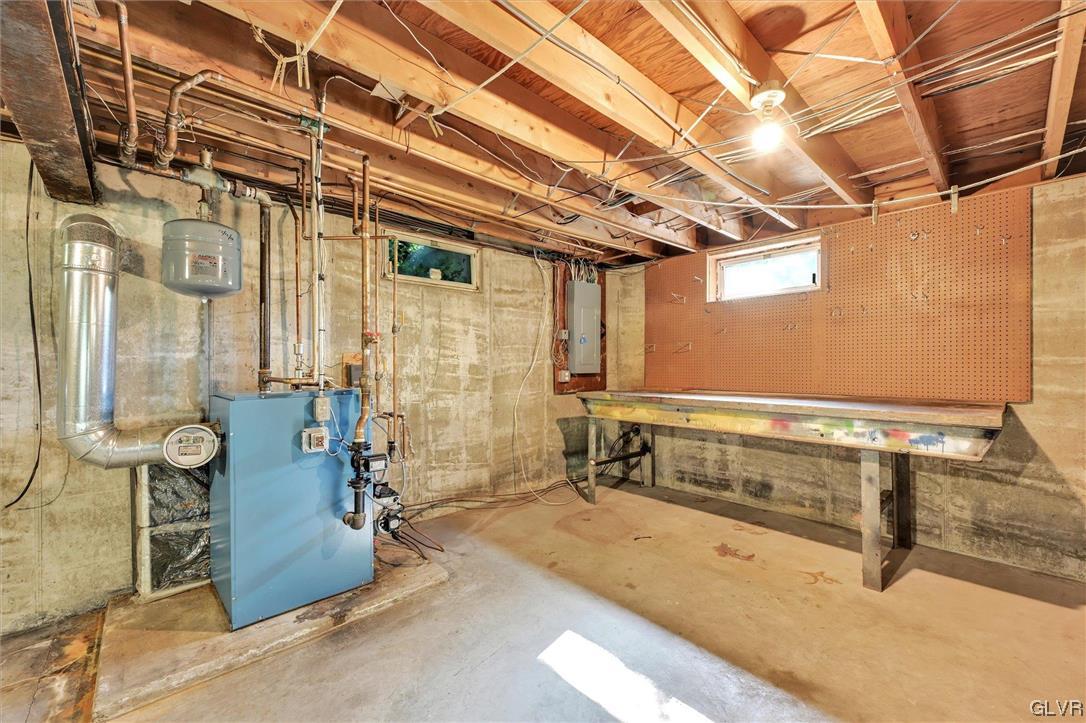 1041 Constitution Avenue