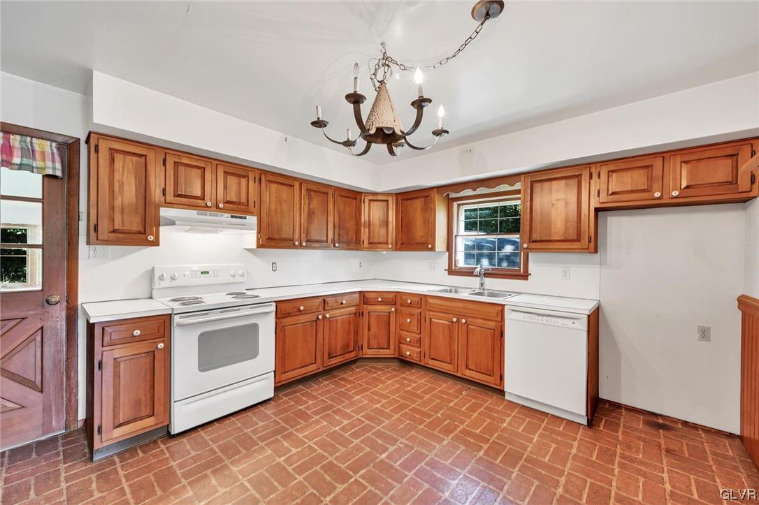 1041 Constitution Avenue