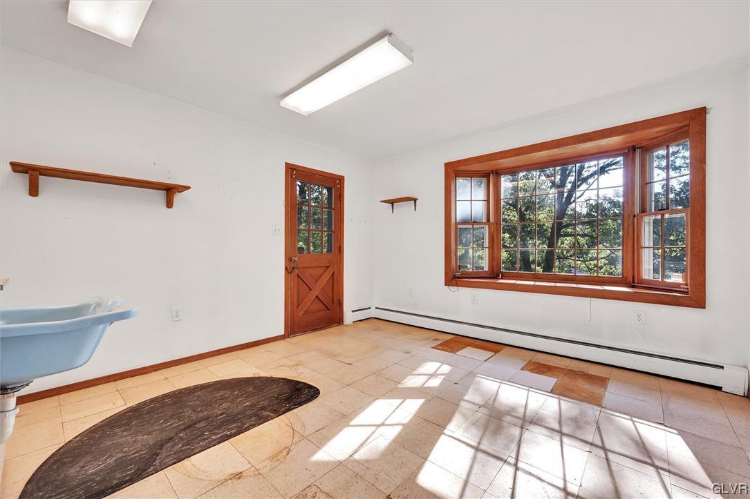 1041 Constitution Avenue