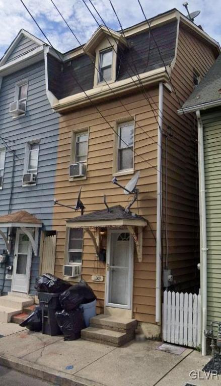 1209 Mechanic Street