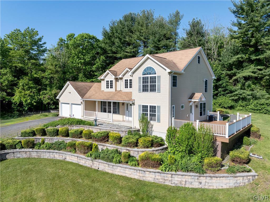 543 Lakeshore Drive West