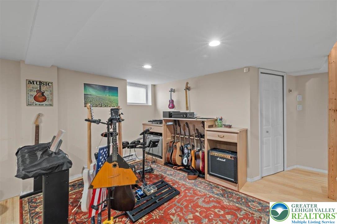 220 Pennbrook Road