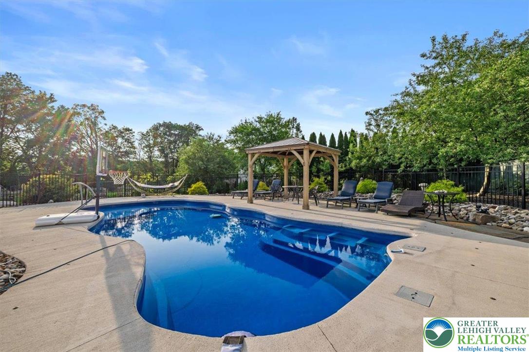 220 Pennbrook Road