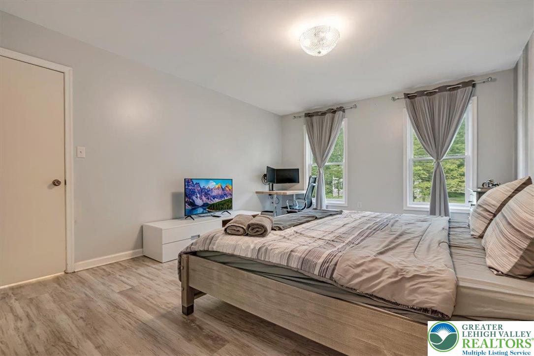 5 Flagstone Lane