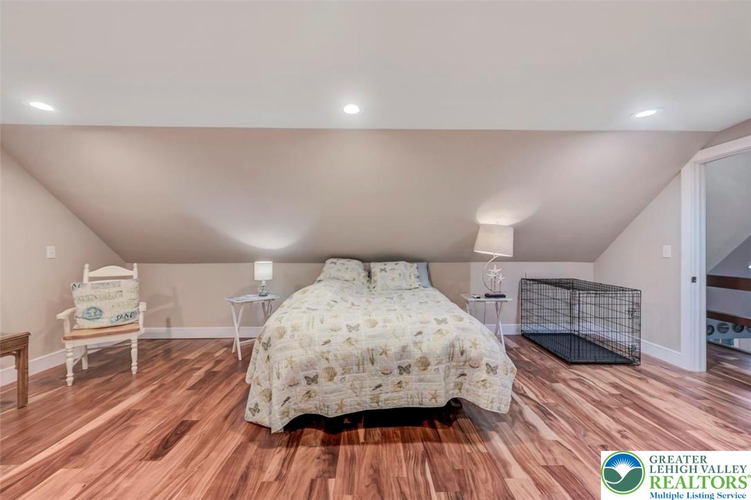 2280 Lake Drive