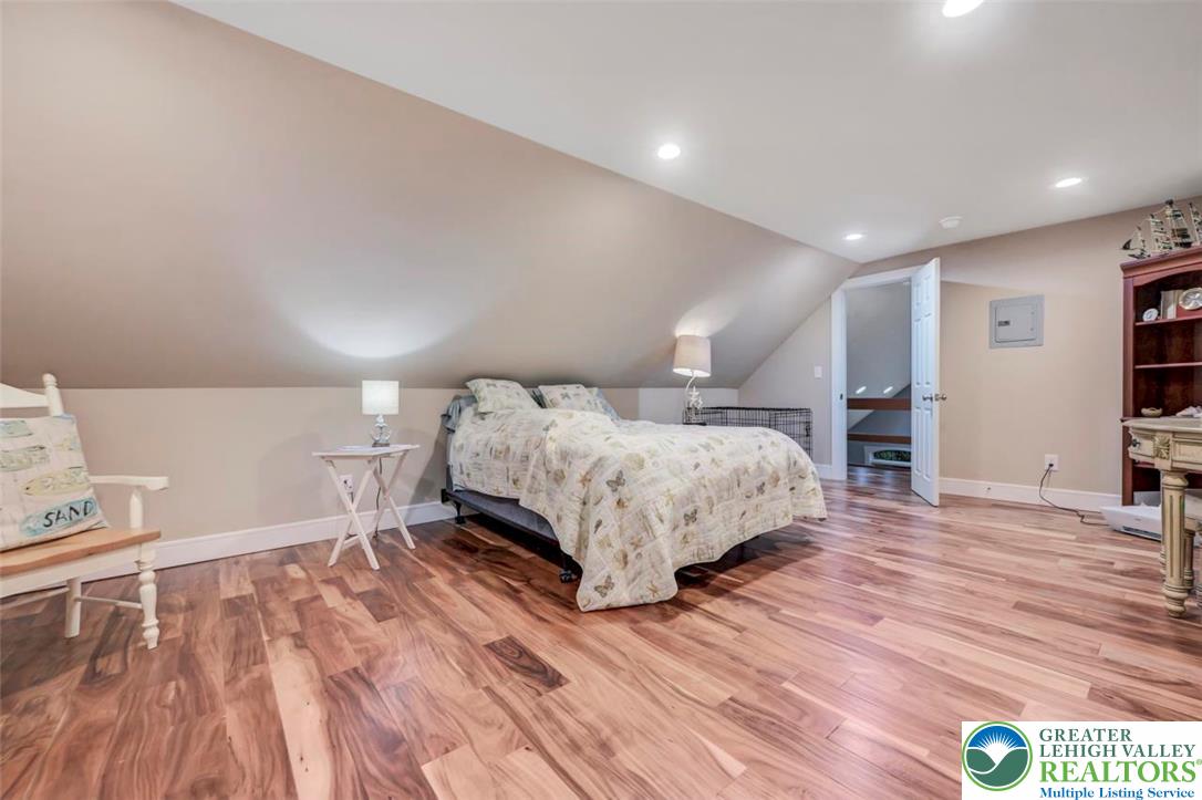 2280 Lake Drive