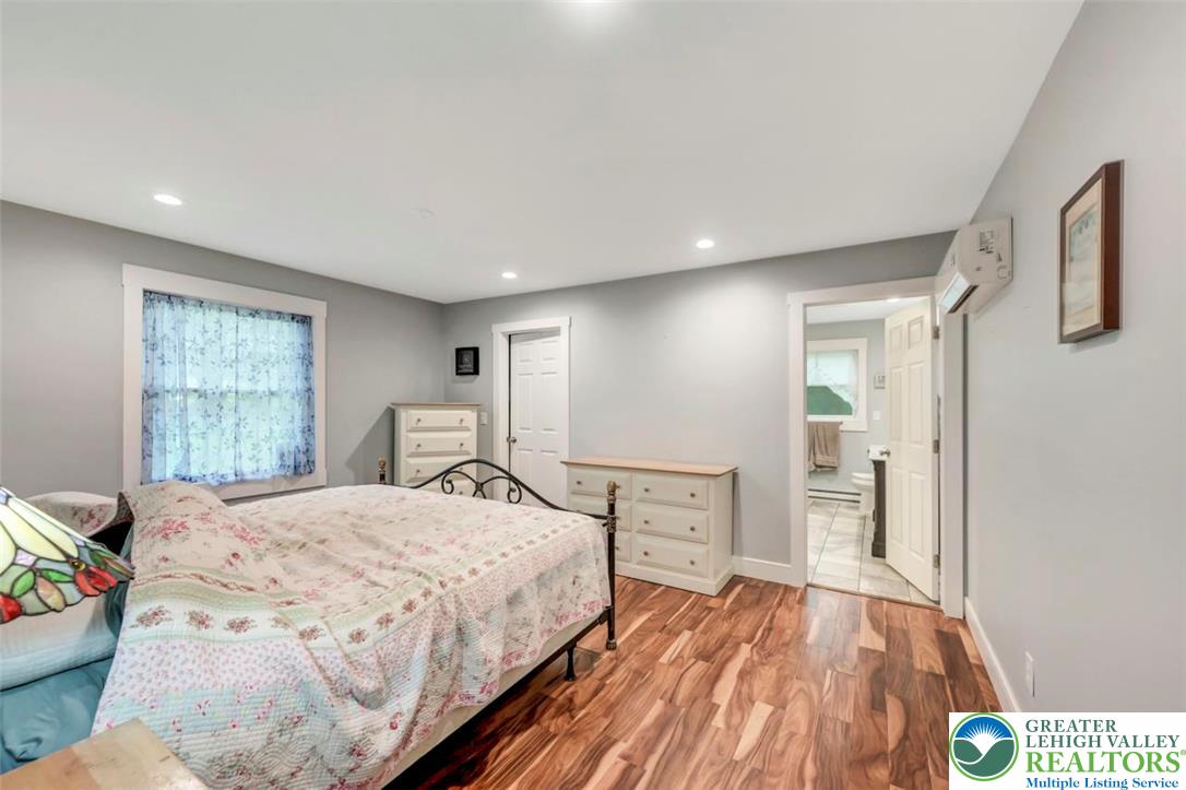 2280 Lake Drive