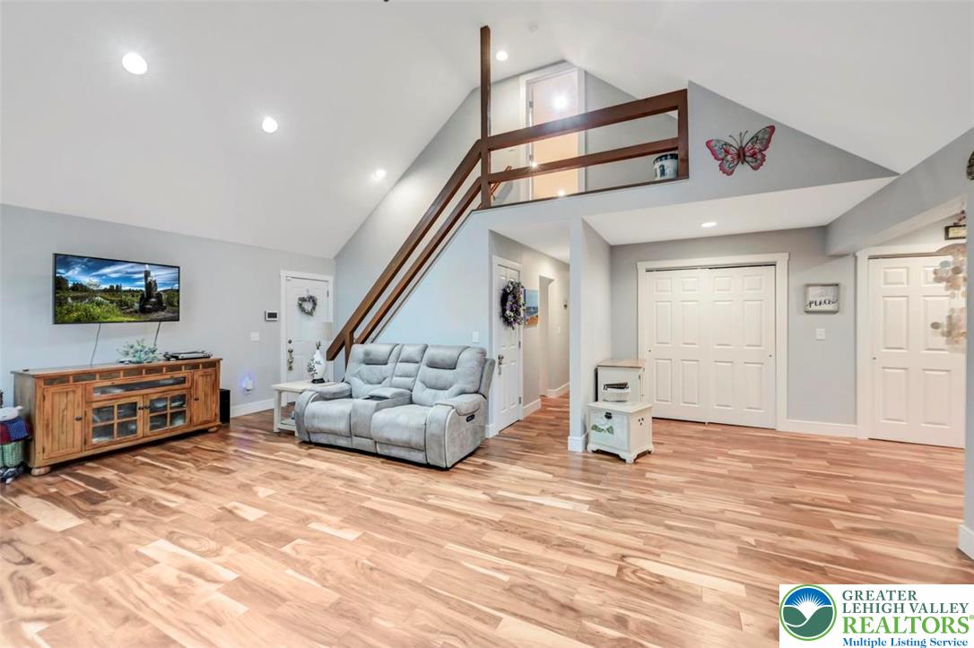 2280 Lake Drive
