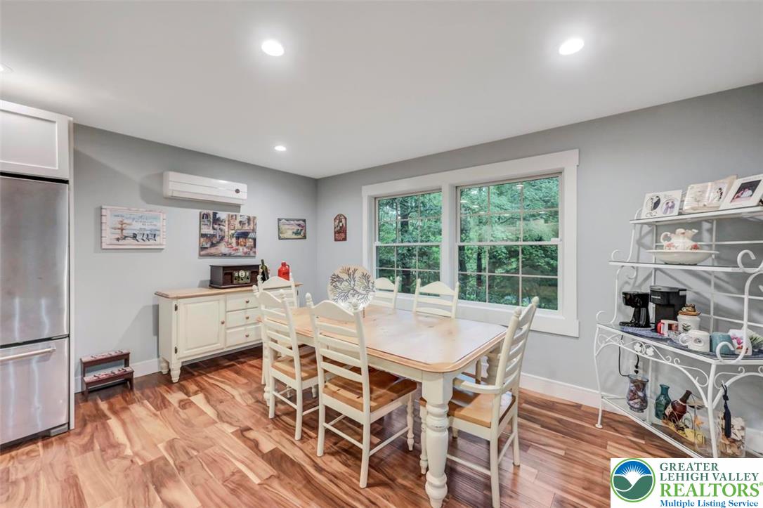 2280 Lake Drive