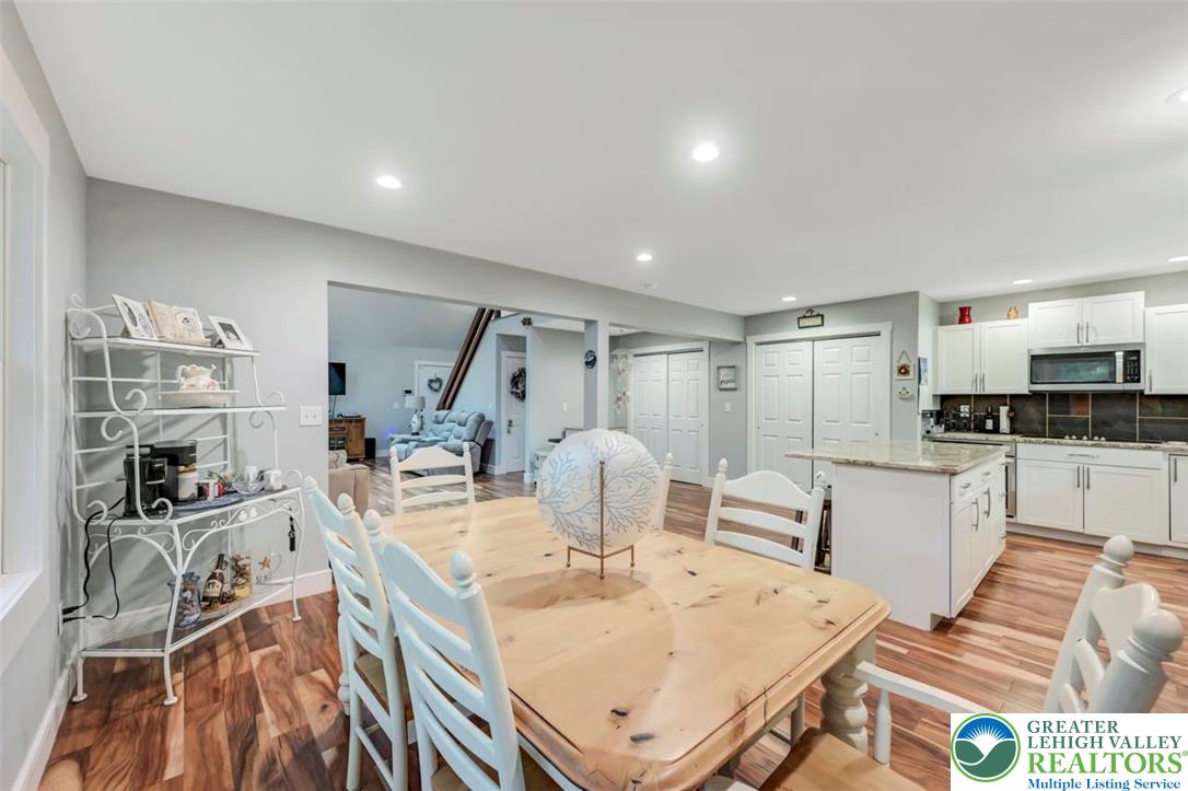 2280 Lake Drive