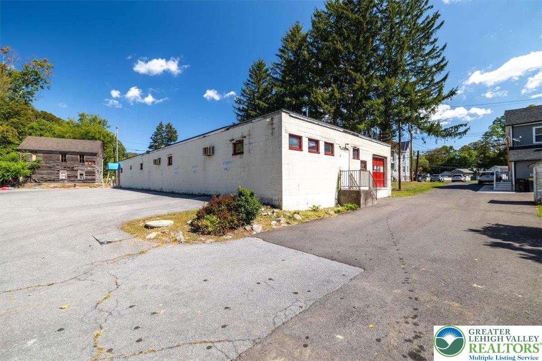 2241 Ridge Road