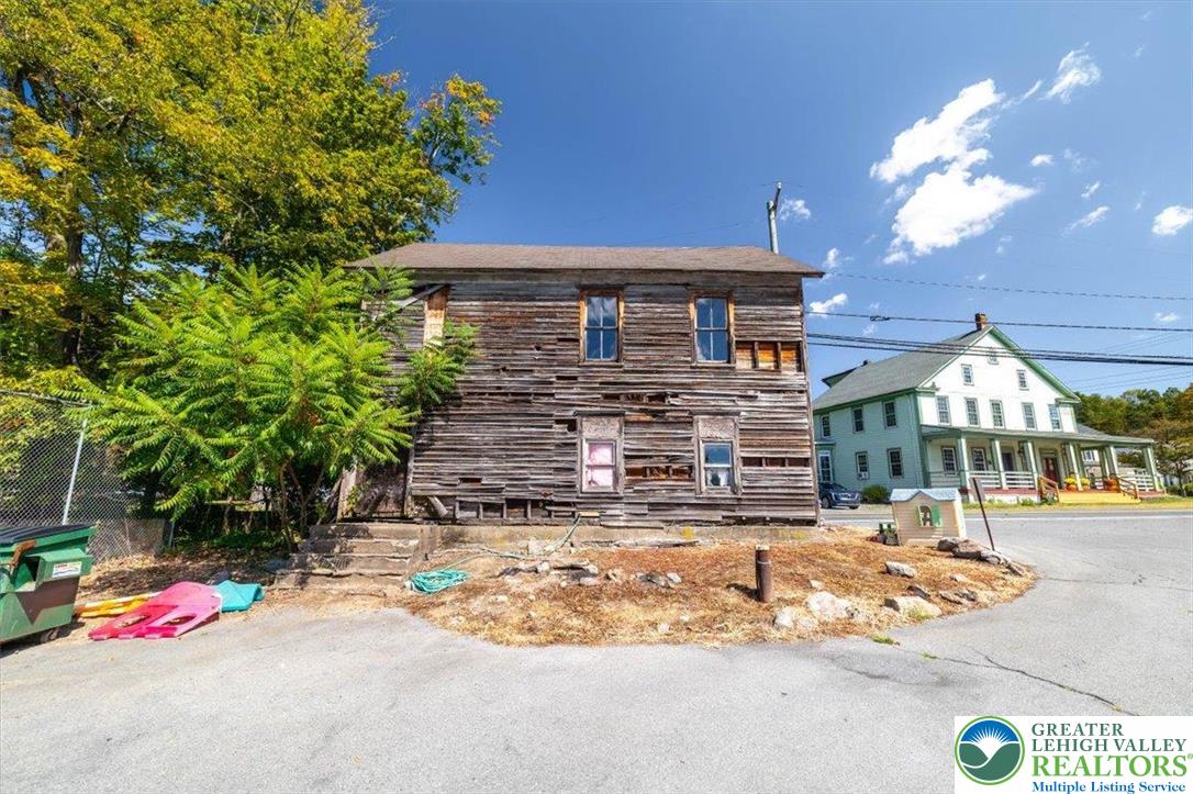 2241 Ridge Road