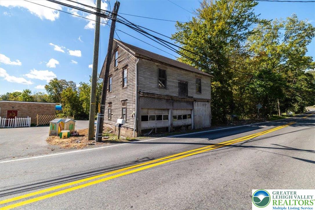 2241 Ridge Road