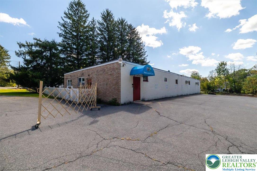 2241 Ridge Road