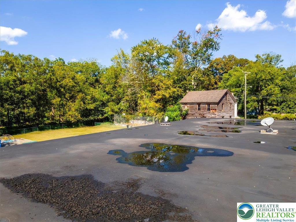 2241 Ridge Road
