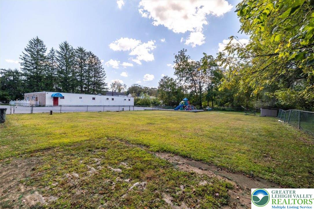 2241 Ridge Road