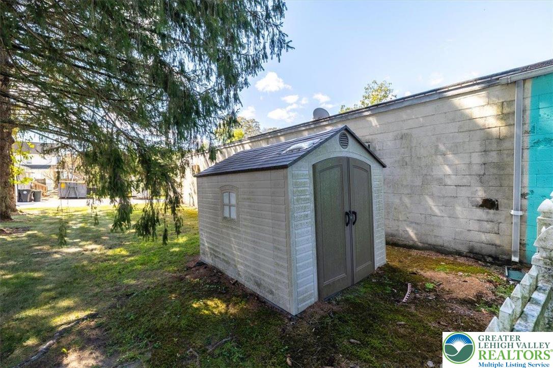 2241 Ridge Road