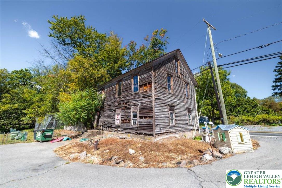 2241 Ridge Road