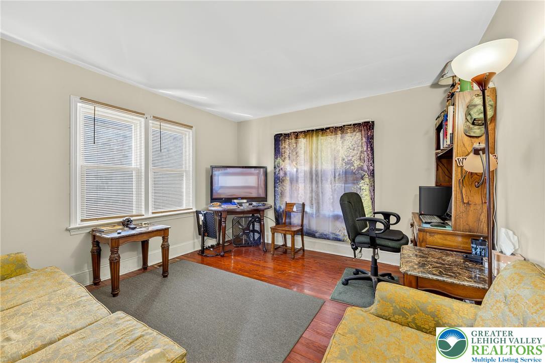 22 1st Street