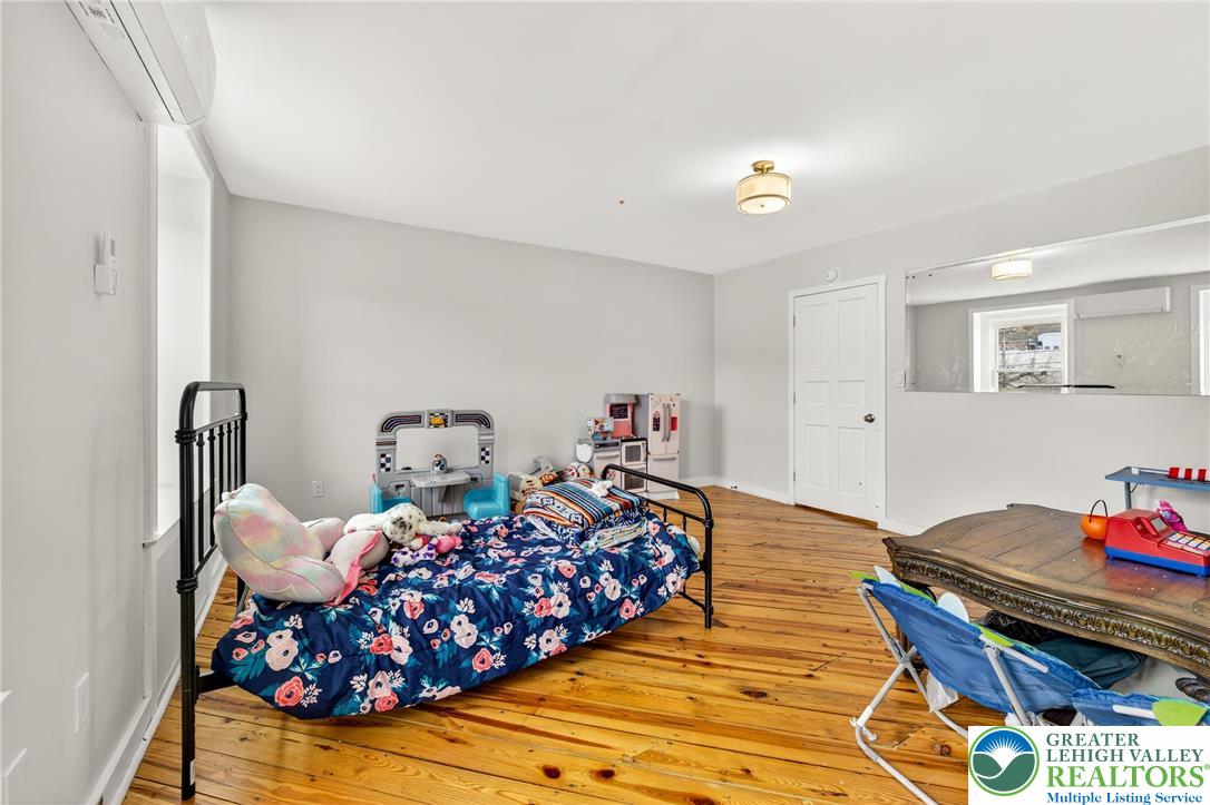 22 1st Street