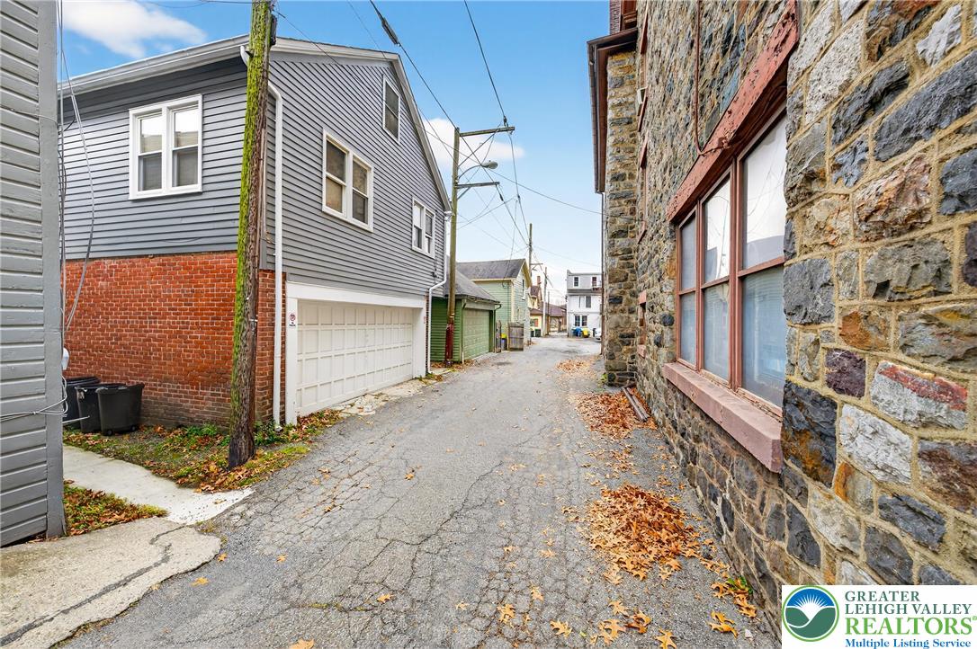 22 1st Street