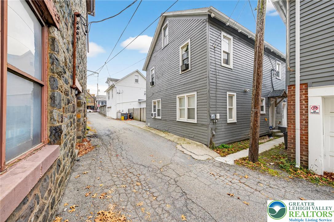 22 1st Street