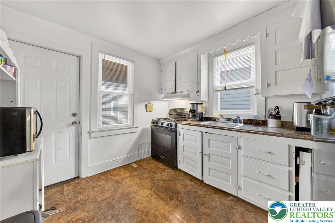 22 1st Street