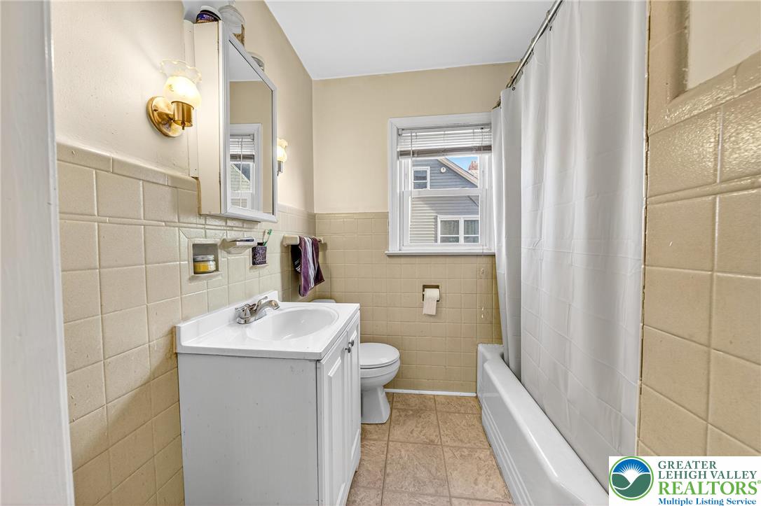 22 1st Street