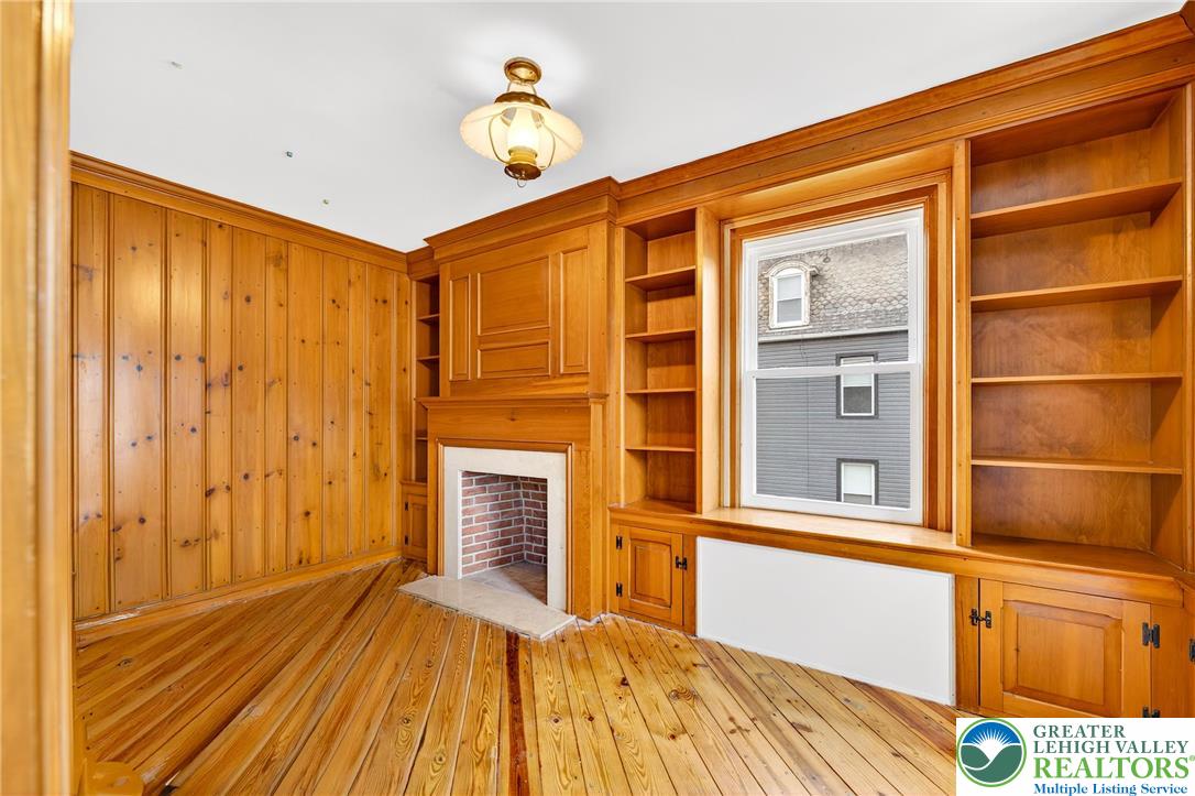 22 1st Street