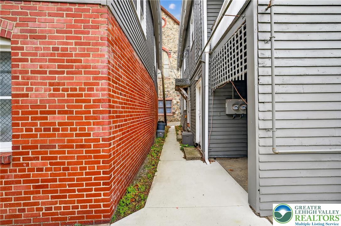 22 1st Street