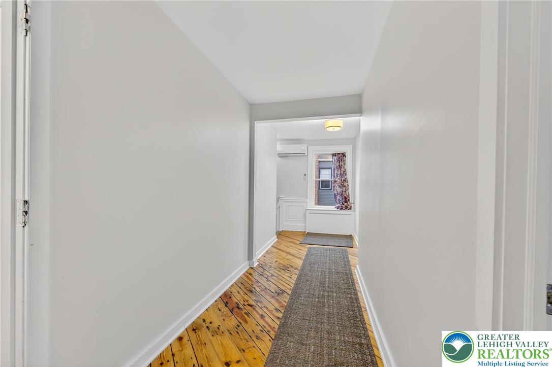 22 1st Street