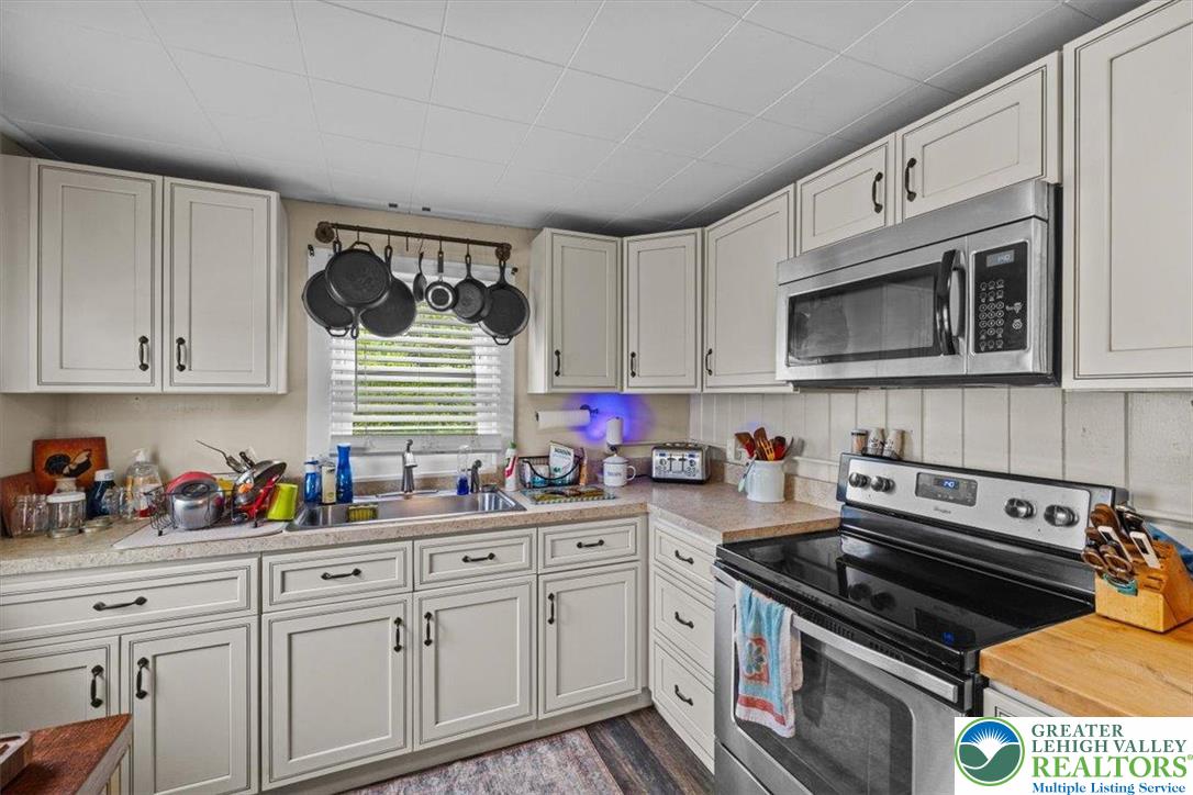 7590 Pohopoco Road
